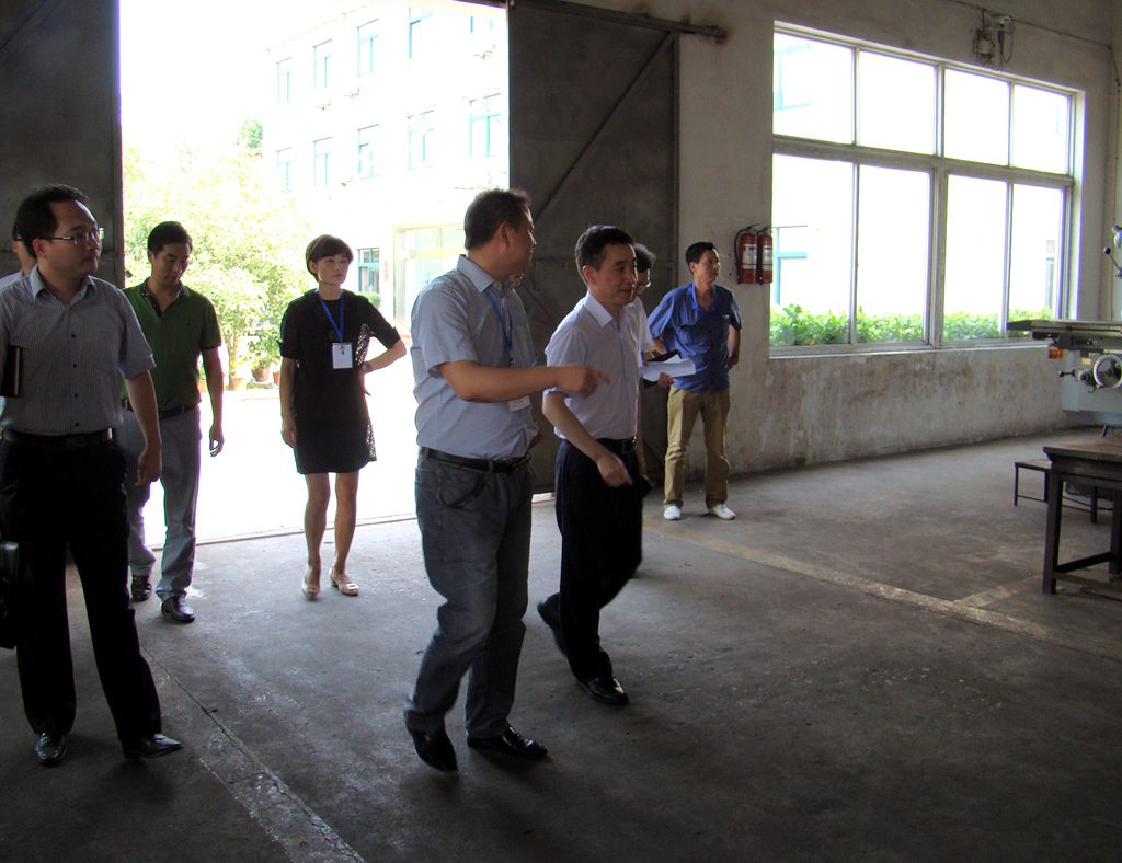 参观车间现场